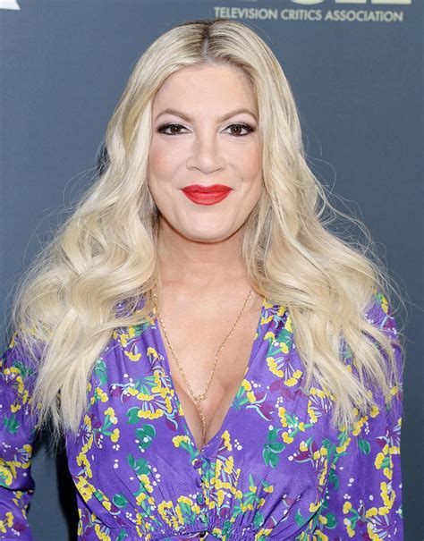 tori spelling pics